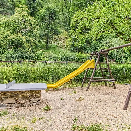 Amazing Stacaravan In Conques-en-rouergues Campingplatz